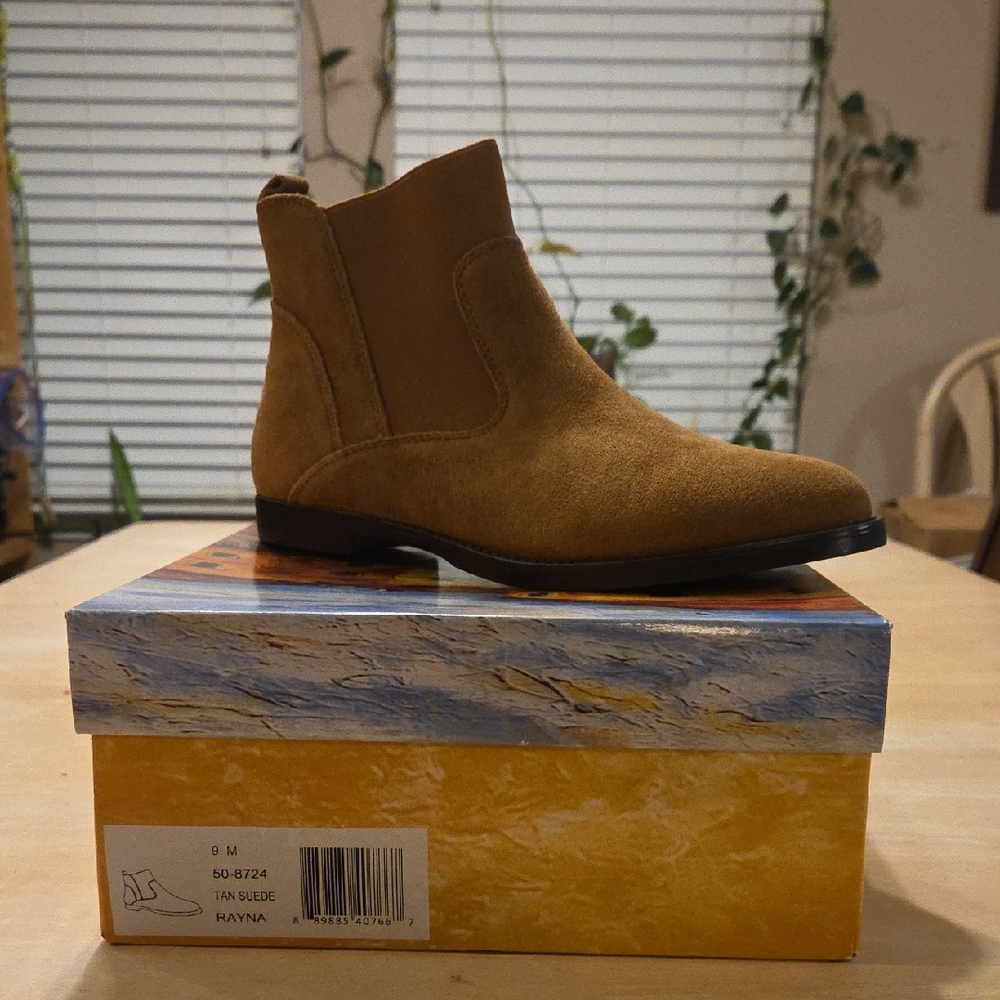 Bella Vita Tan Suede Ankle Boots